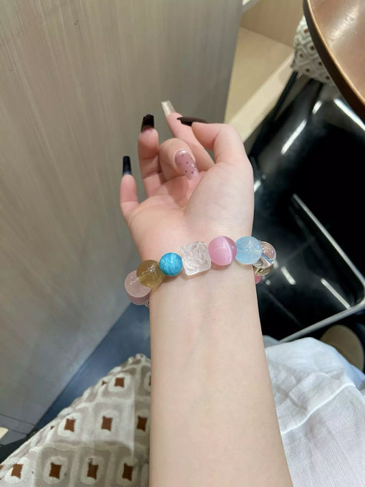 Flowing Light & Brilliant Hues