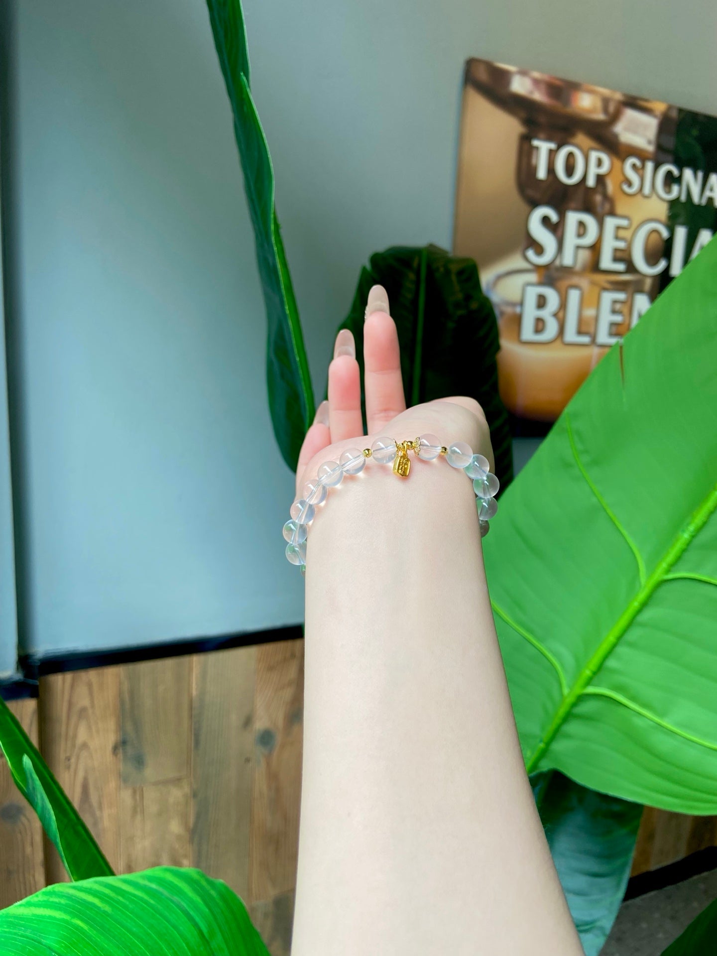 Warm Jade-like Radiance