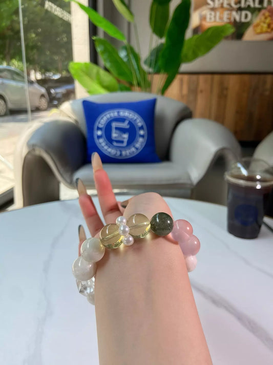 Snow Cherry Gilded Warmth