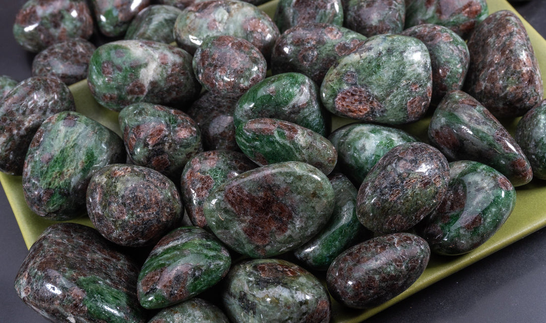 The Christmas Stone from the Mantle: The Ultimate Guide to Eclogite
