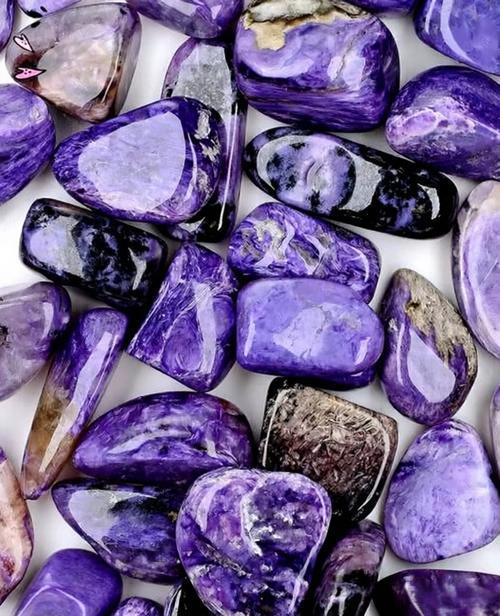 The Soul’s Light of Transformation: The Ultimate Guide to Charoite