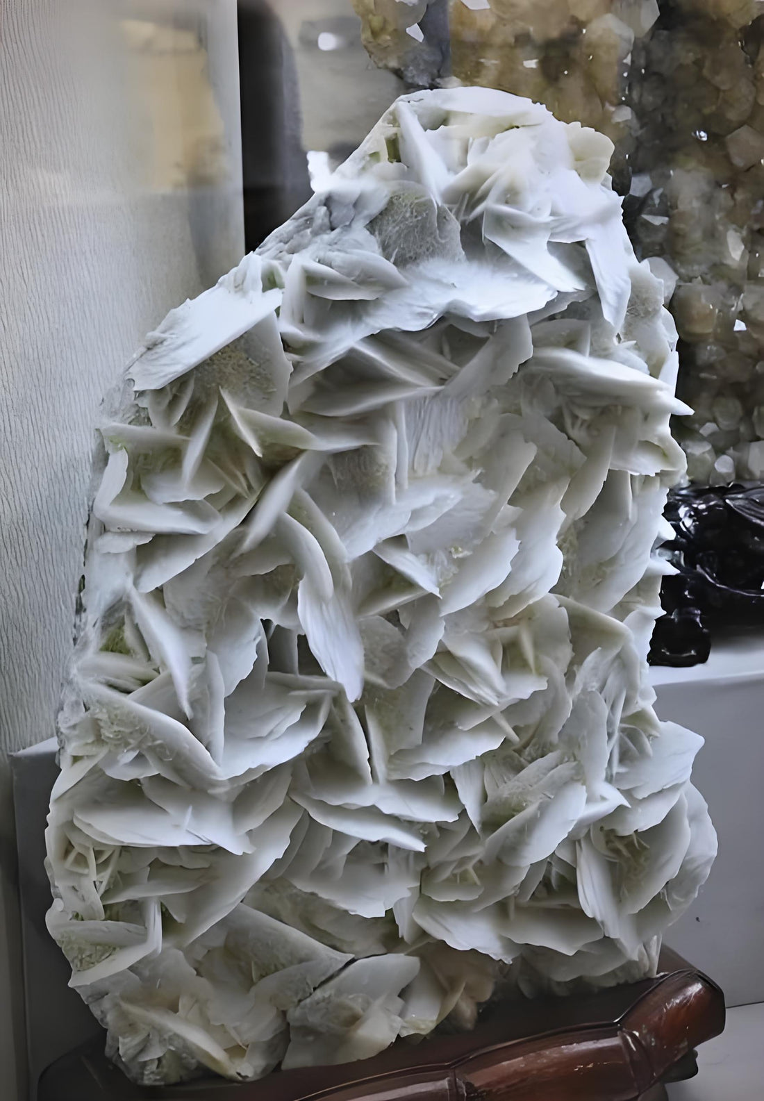 The Blade of Compassion: The Ultimate Guide to Chinese Bladed Calcite