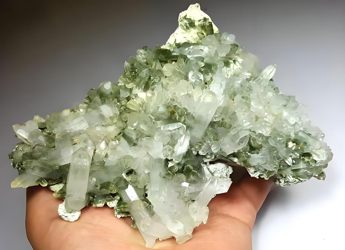 Nature’s Healing Touch: The Ultimate Guide to Chlorite in Quartz
