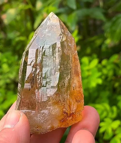 Liquid Sunshine: The Ultimate Guide to Citrine