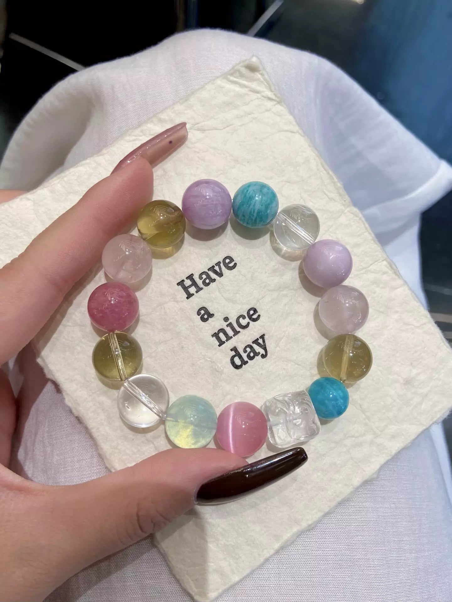 Flowing Light &amp; Brilliant Hues